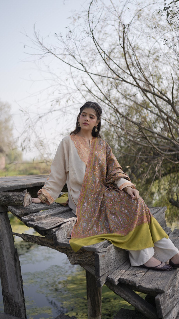 How to Choose the Perfect Pashmina Shawl | Luxury Buyer's Guide