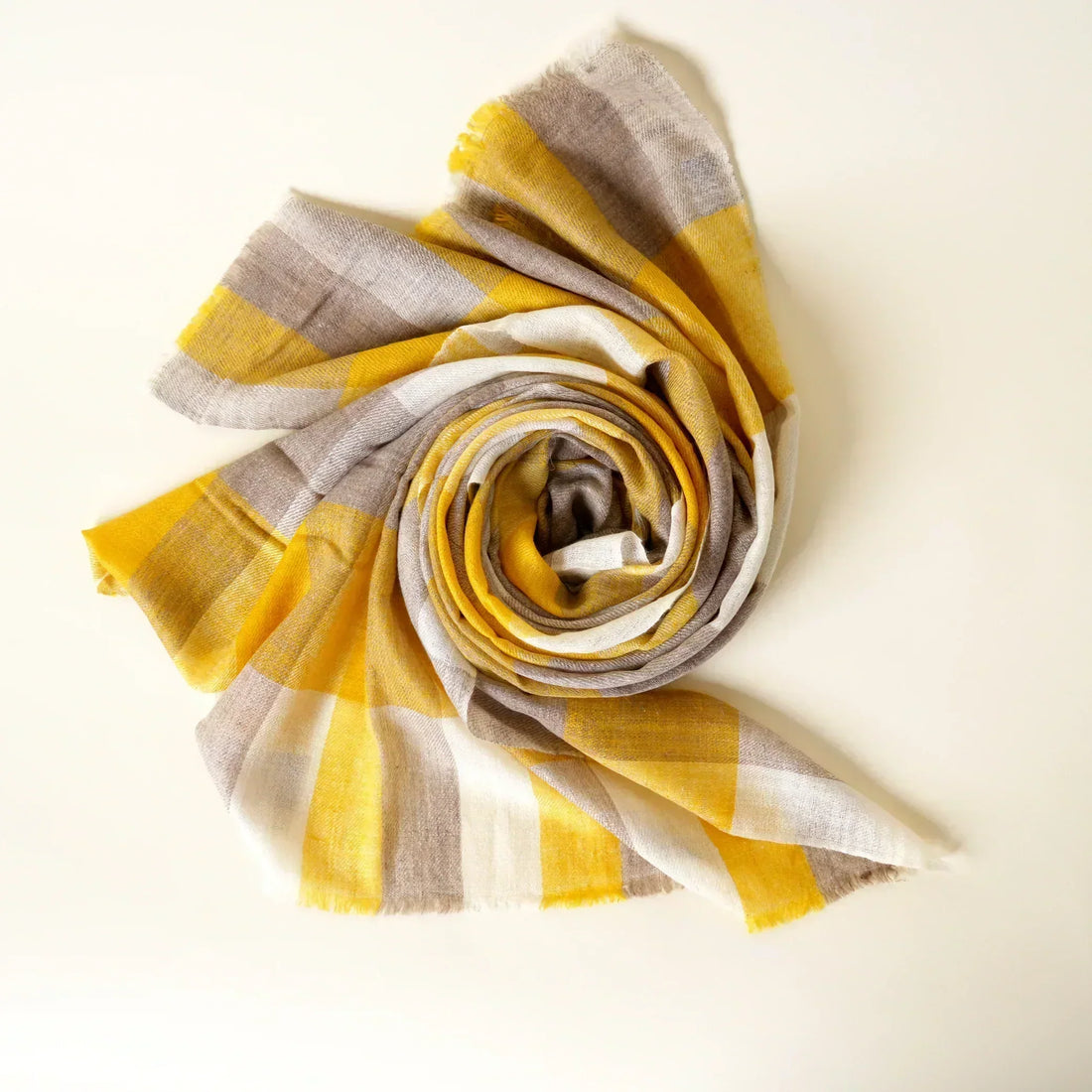 Why Buying Pure Pashmina Shawl from Pashmsutra Secures your Long Term Investment?