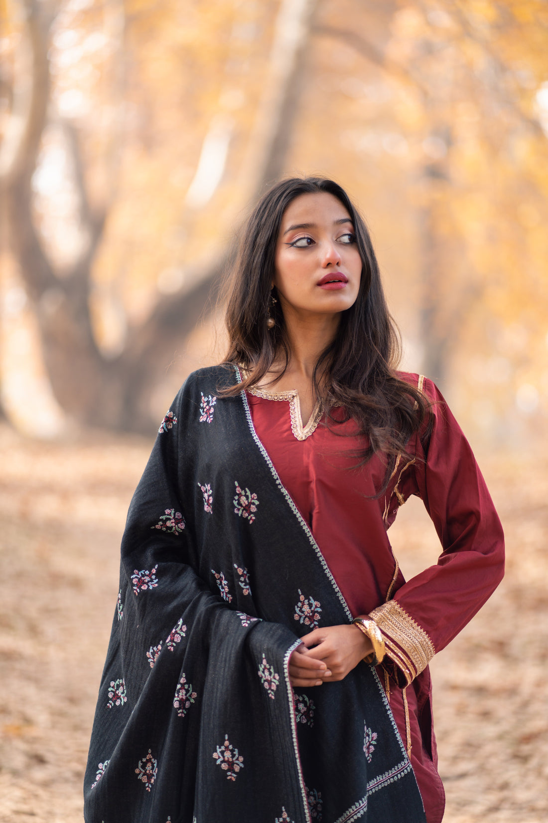 Best Winter Shawls for Women: Warm, Lightweight and Timeless Options