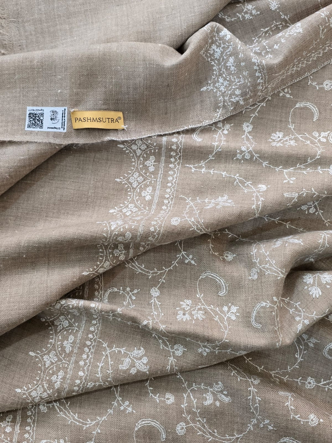 Is GI-Tagged Pashmina Important for International Buyers? A Complete Guide to Buying Authentic Kashmir Pashmina from India