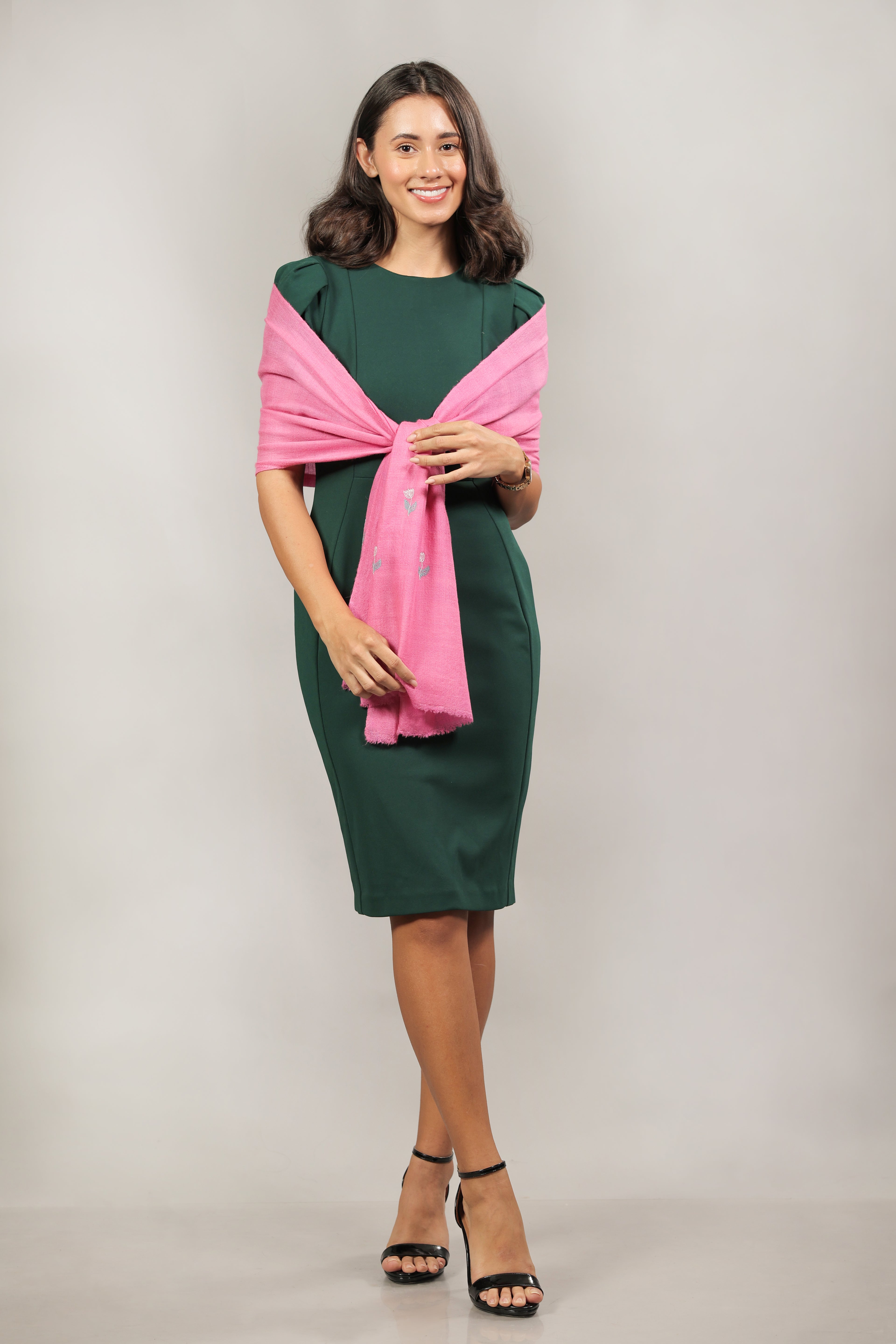 Pink Sozni Hand Embroidered Pashmina Muffler