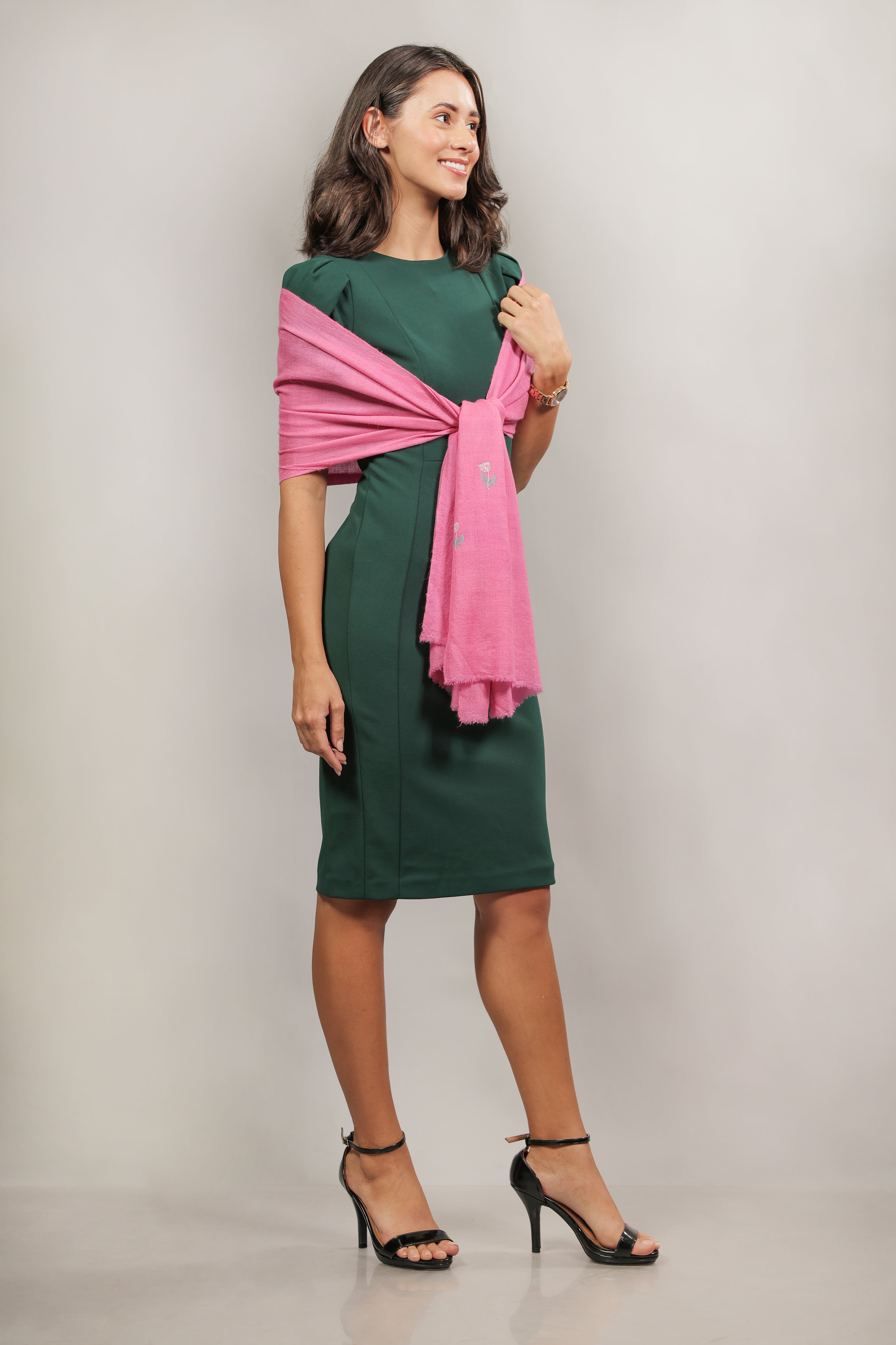 Pink Sozni Hand Embroidered Pashmina Muffler