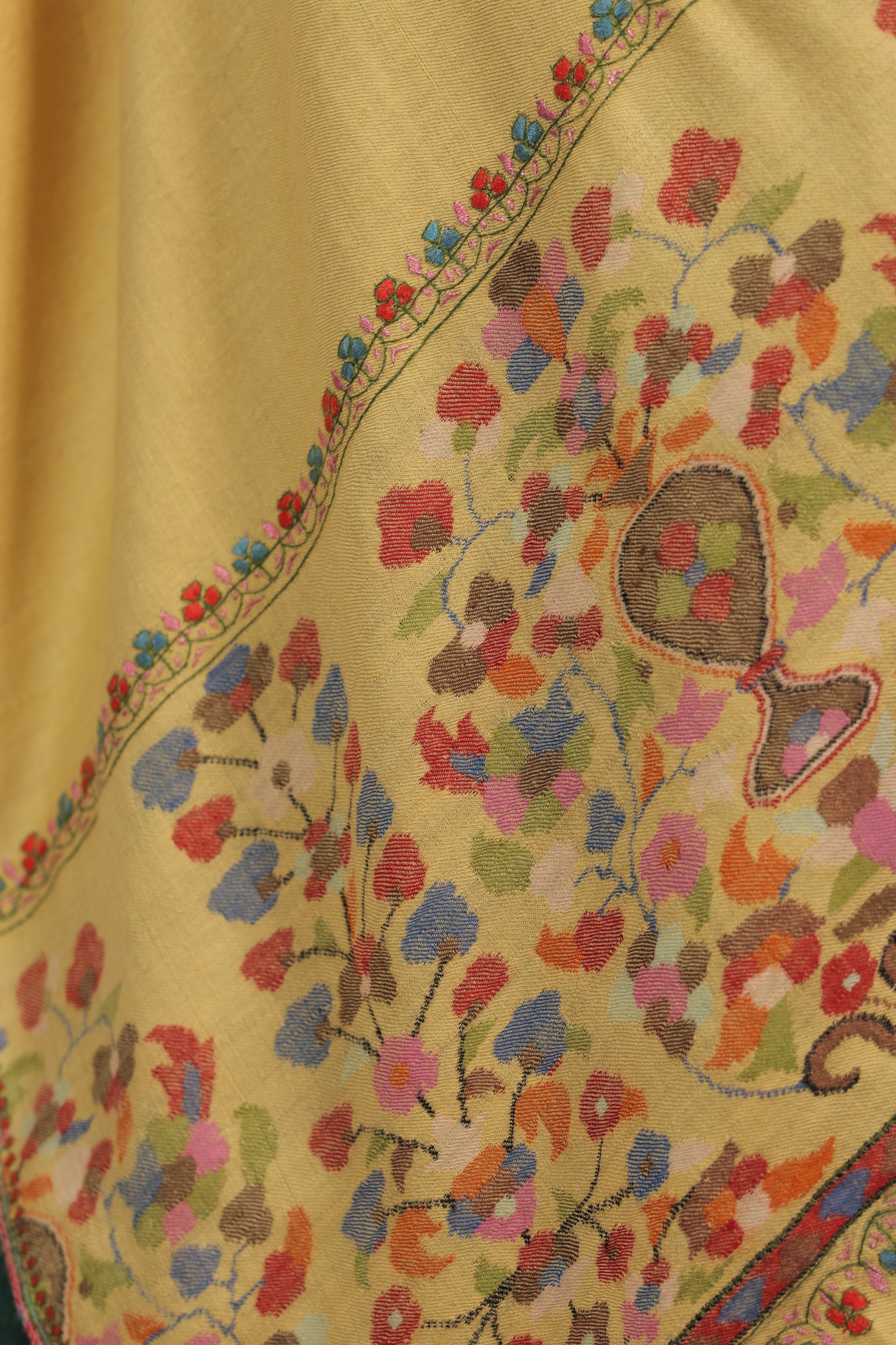 Yellow Kani and Sozni Palla Pashmina Muffler