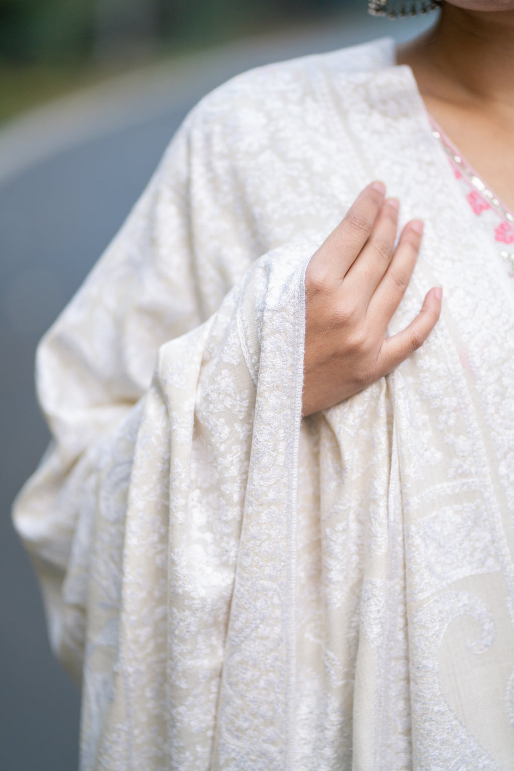 White Sozni Hand Embroidered Jamawar Pashmina Shawl