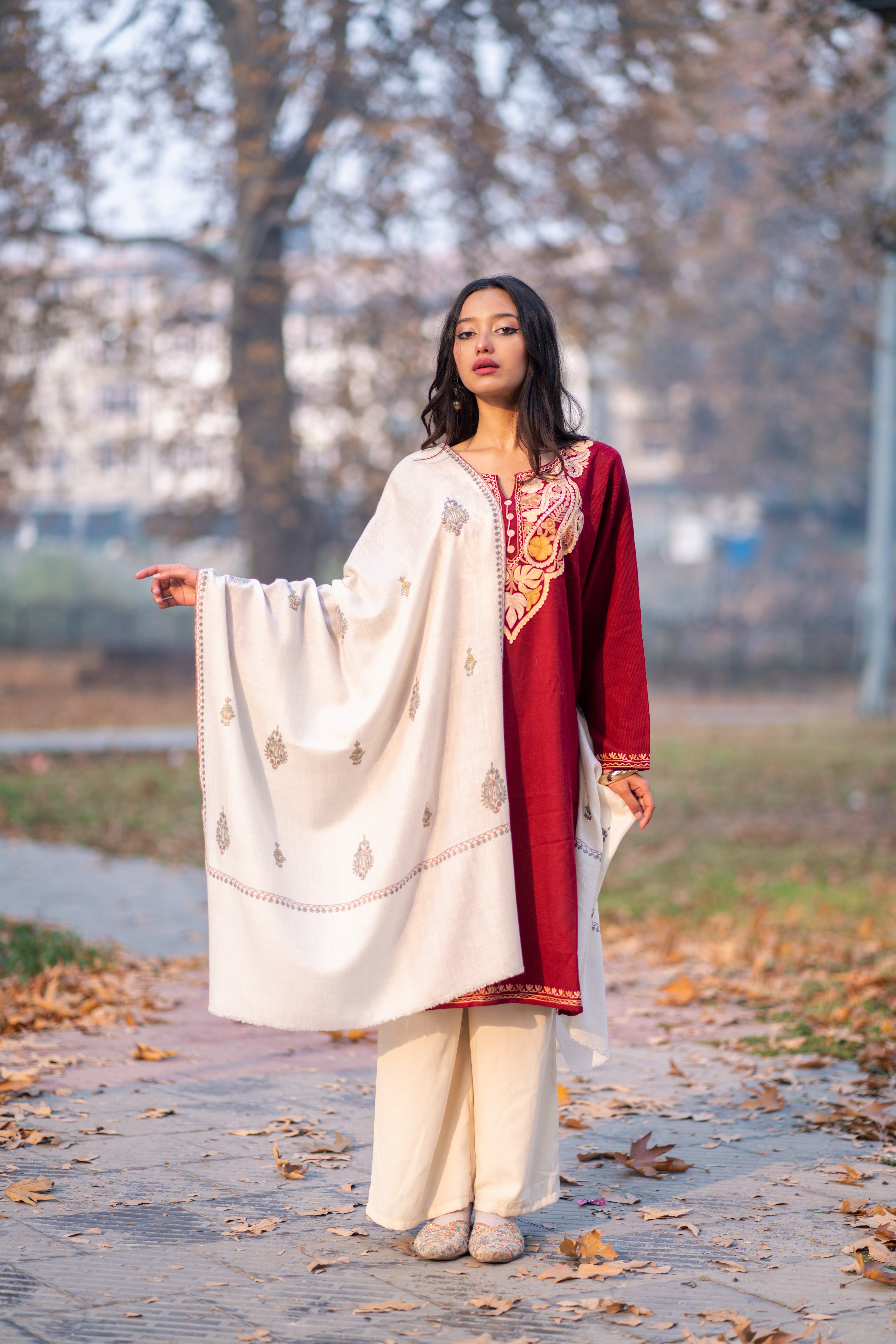 Ivory Sozni Hand Embroidered Pashmina Wrap