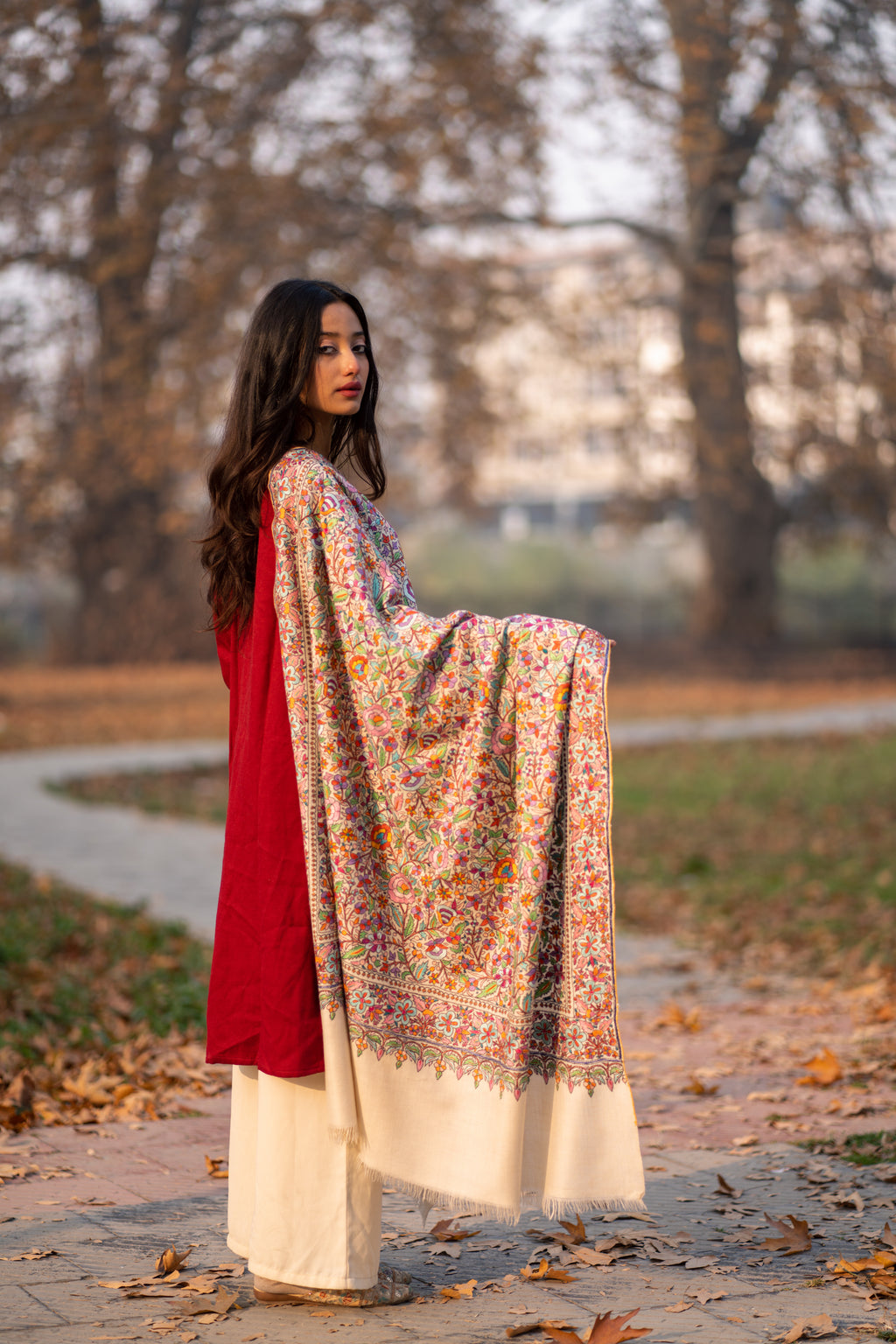 Ivory Sozni Hand Embroidered Jamawar Pashmina Shawl
