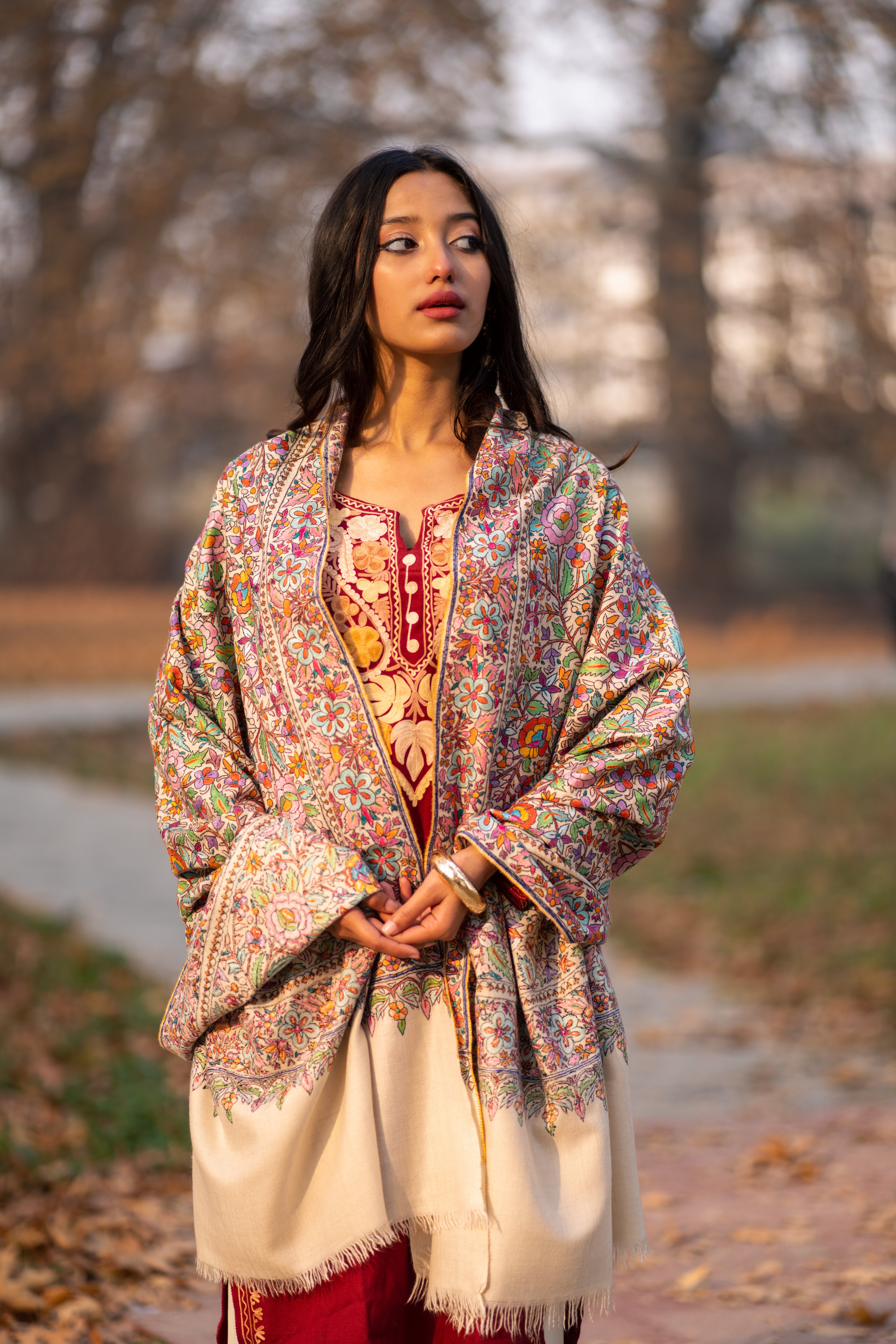 Ivory Sozni Hand Embroidered Jamawar Pashmina Shawl