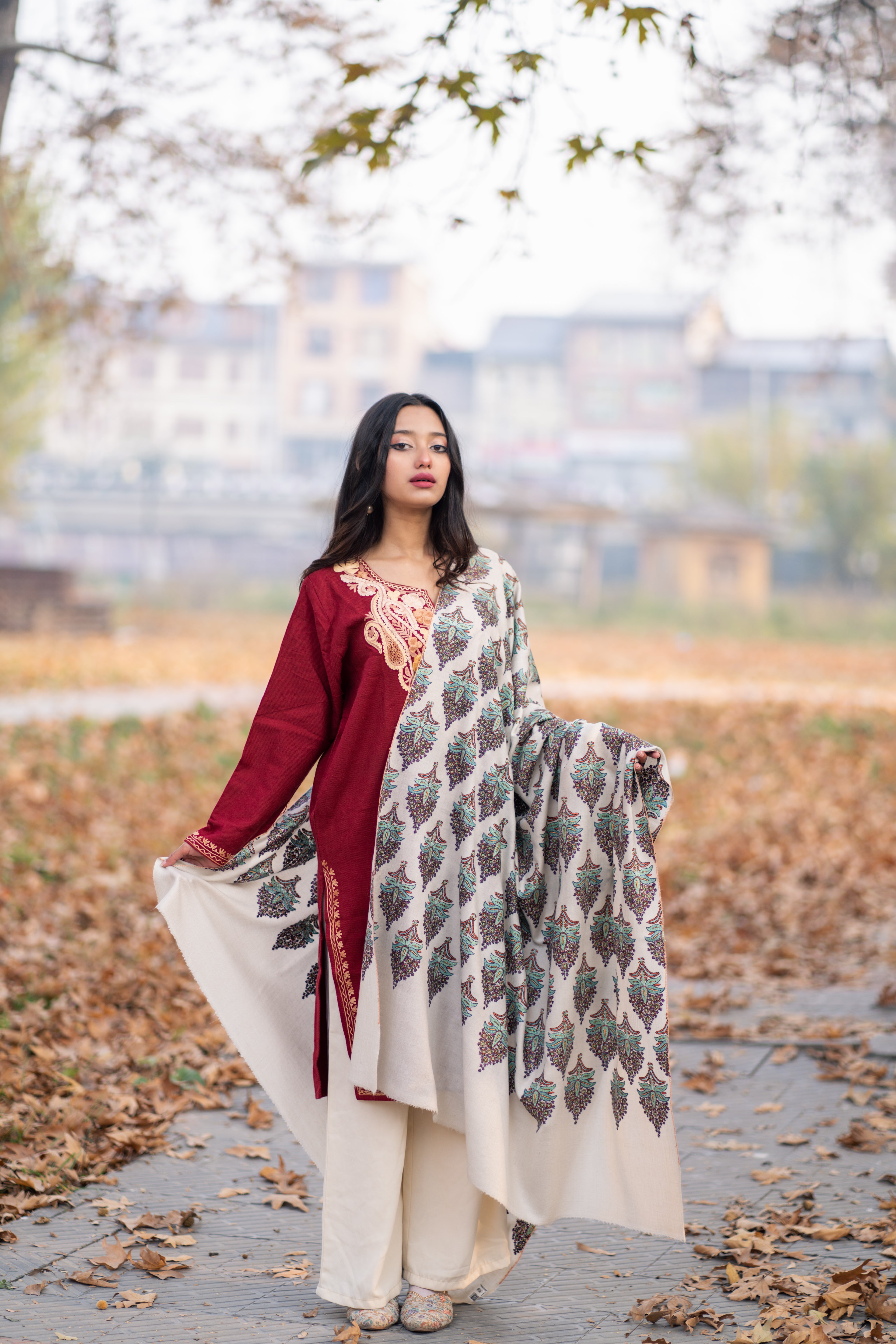 Grey Sozni Hand Embroidered Heavy Bootidaar Pashmina Shawl