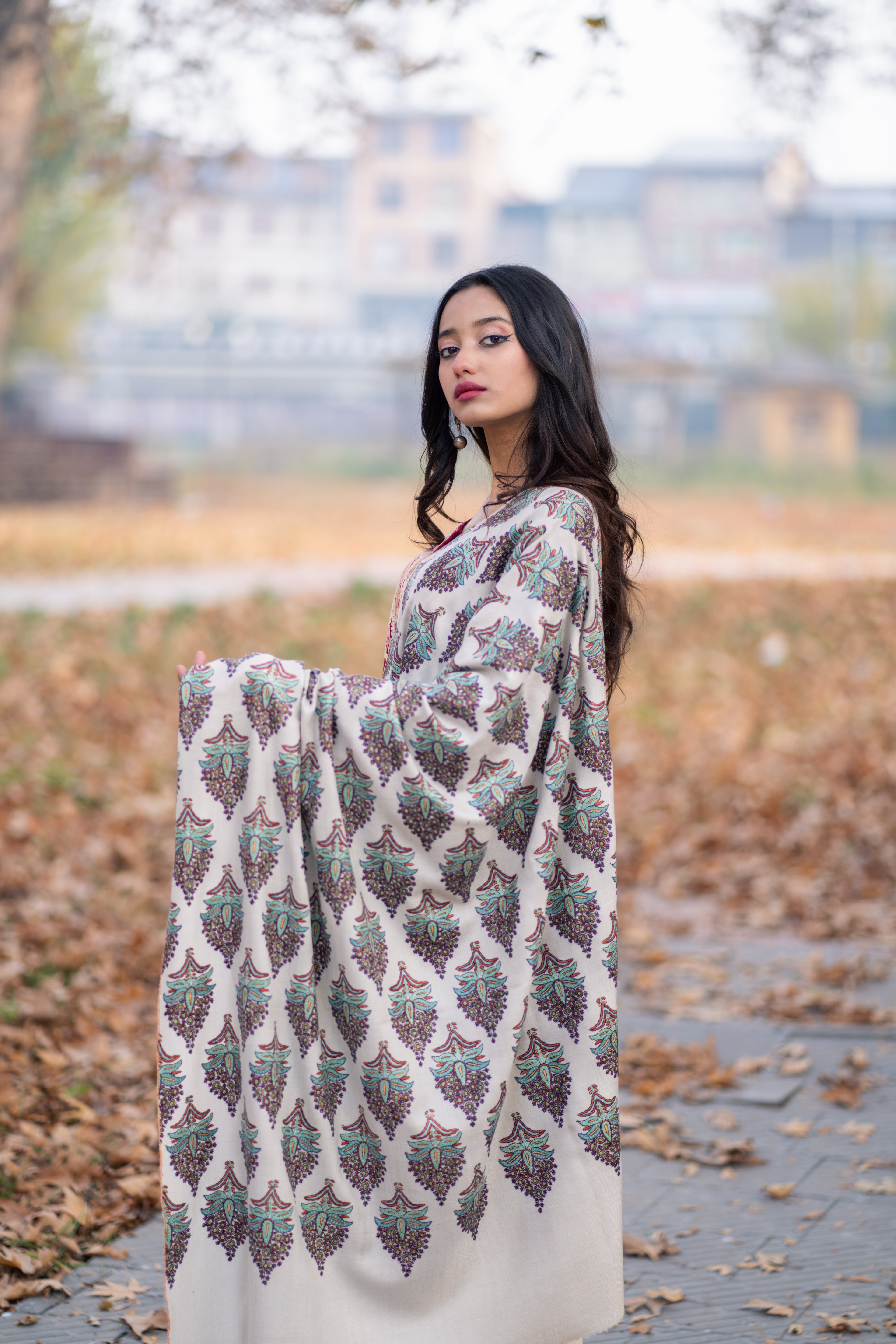 Grey Sozni Hand Embroidered Heavy Bootidaar Pashmina Shawl