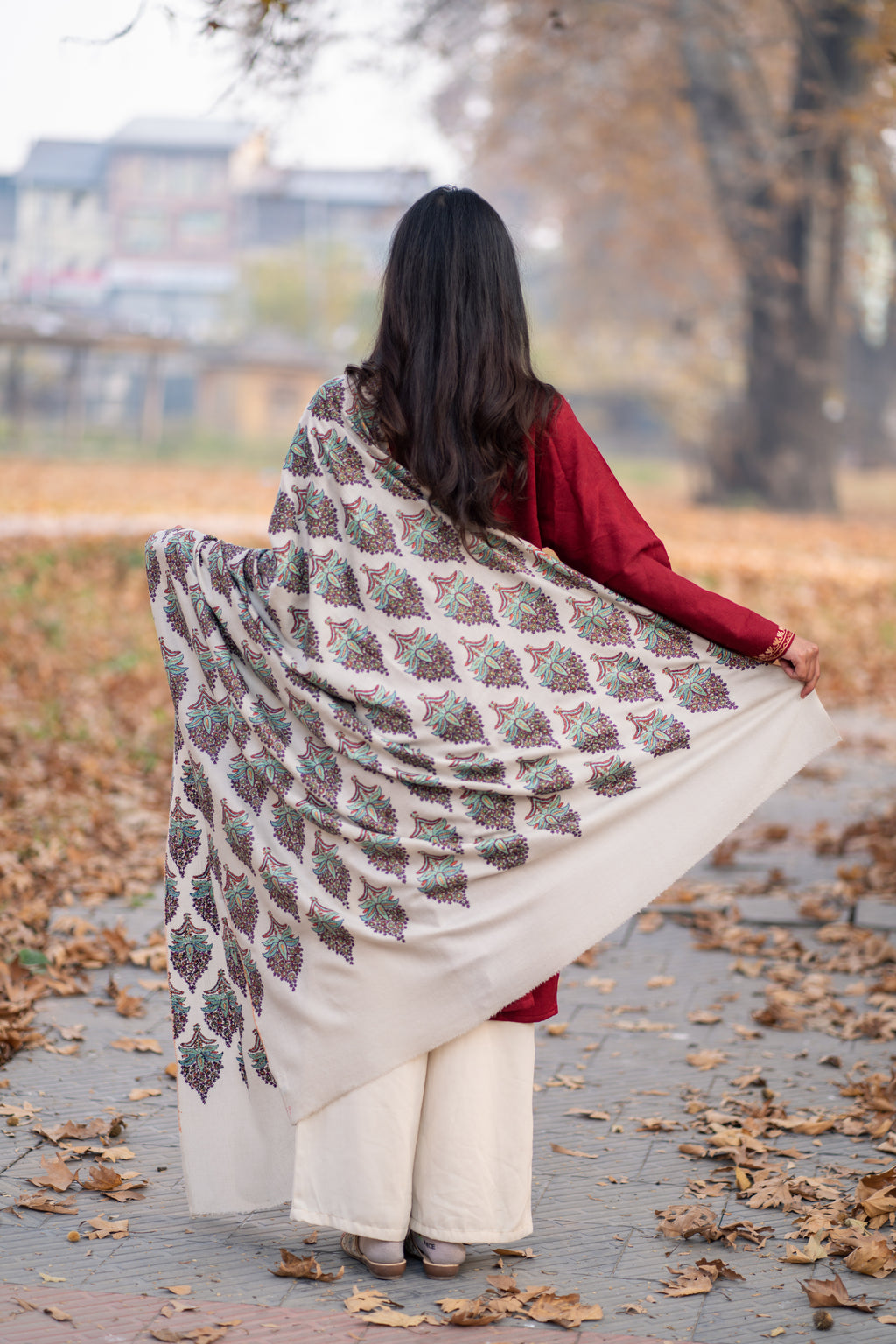 Grey Sozni Hand Embroidered Heavy Bootidaar Pashmina Shawl