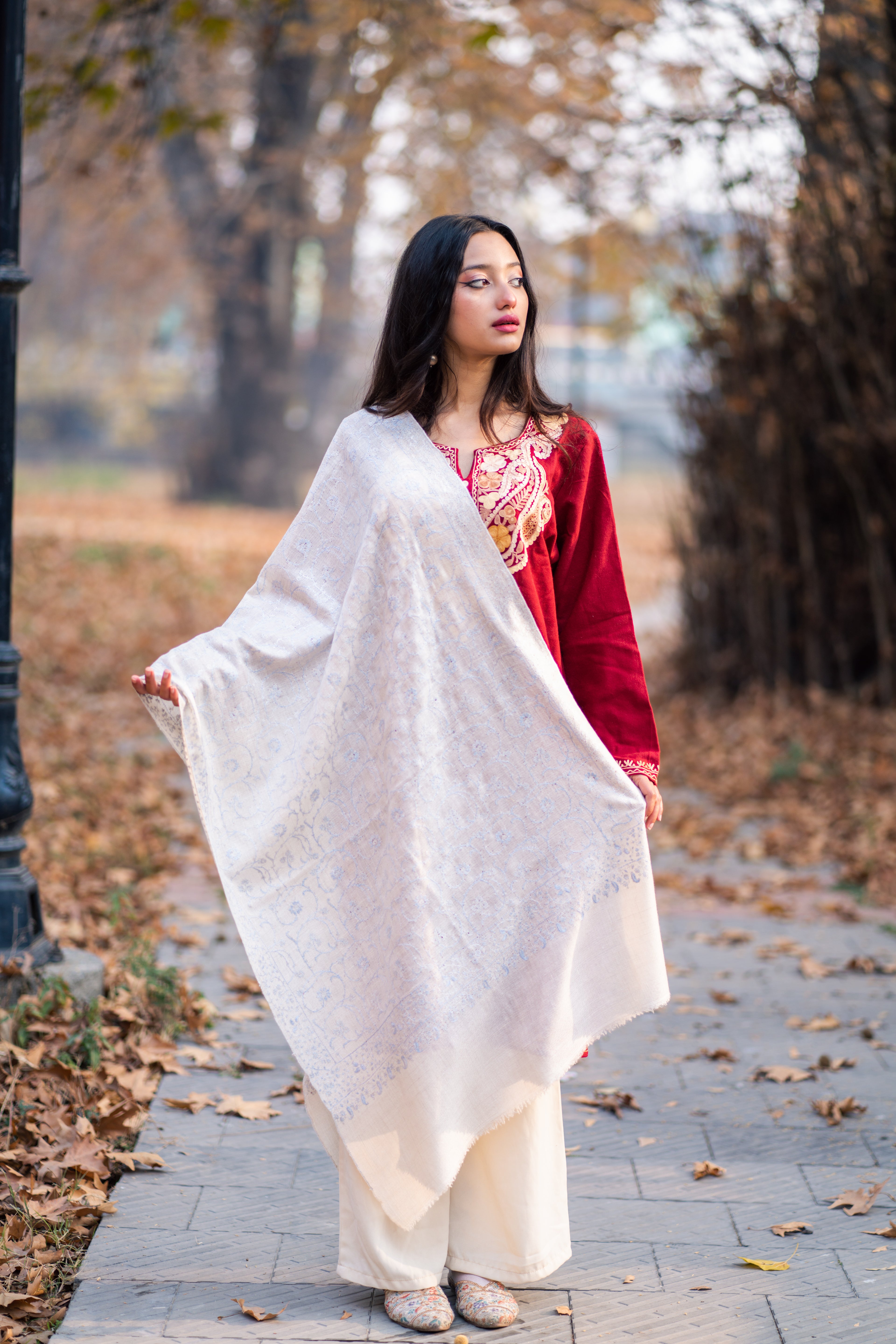 Ivory Sozni Hand Embroidered Pashmina Wrap