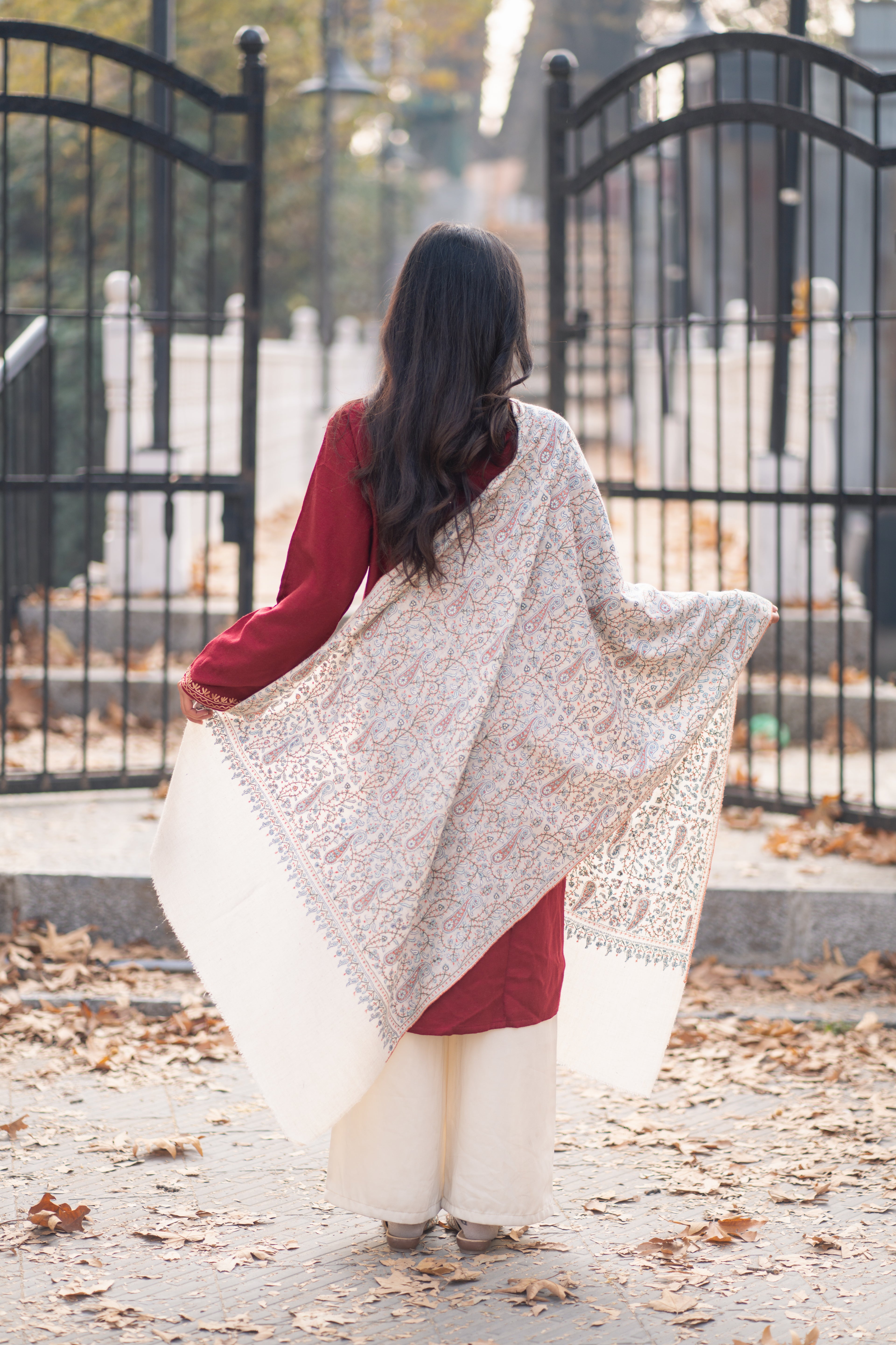 Ivory Handspun Sozni Hand Embroidered Jamawar Pashmina Wrap