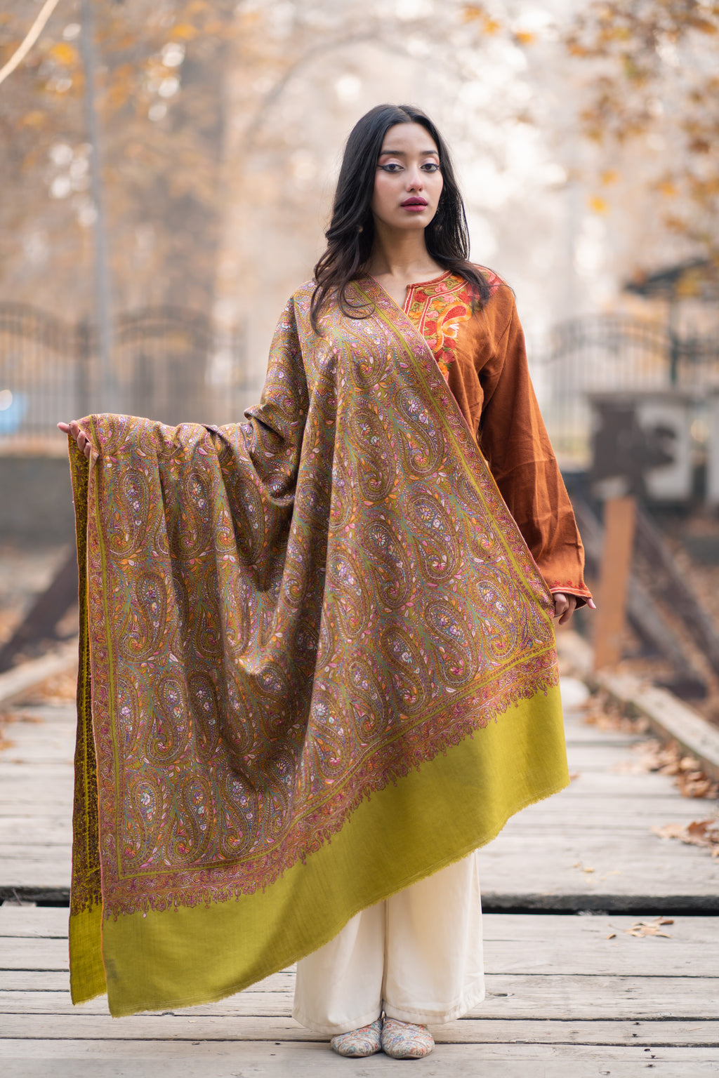 Green Sozni Hand Embroidered Jamawar Pashmina Shawl