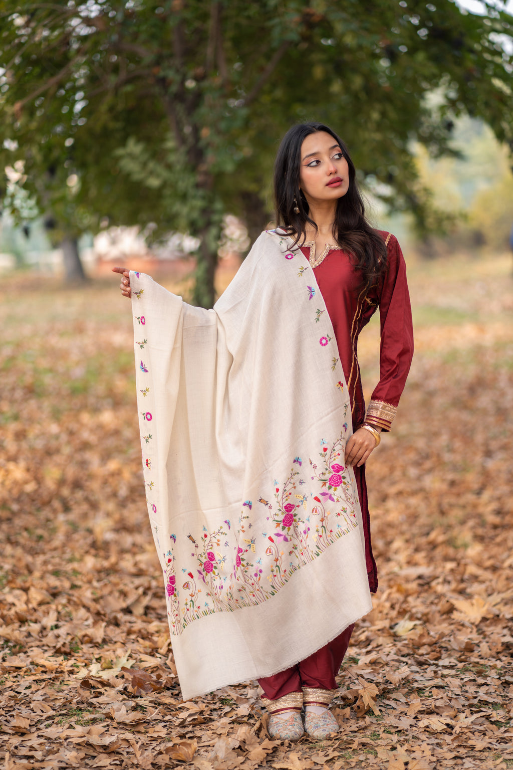 White Paper Mache Pashmina Shawl