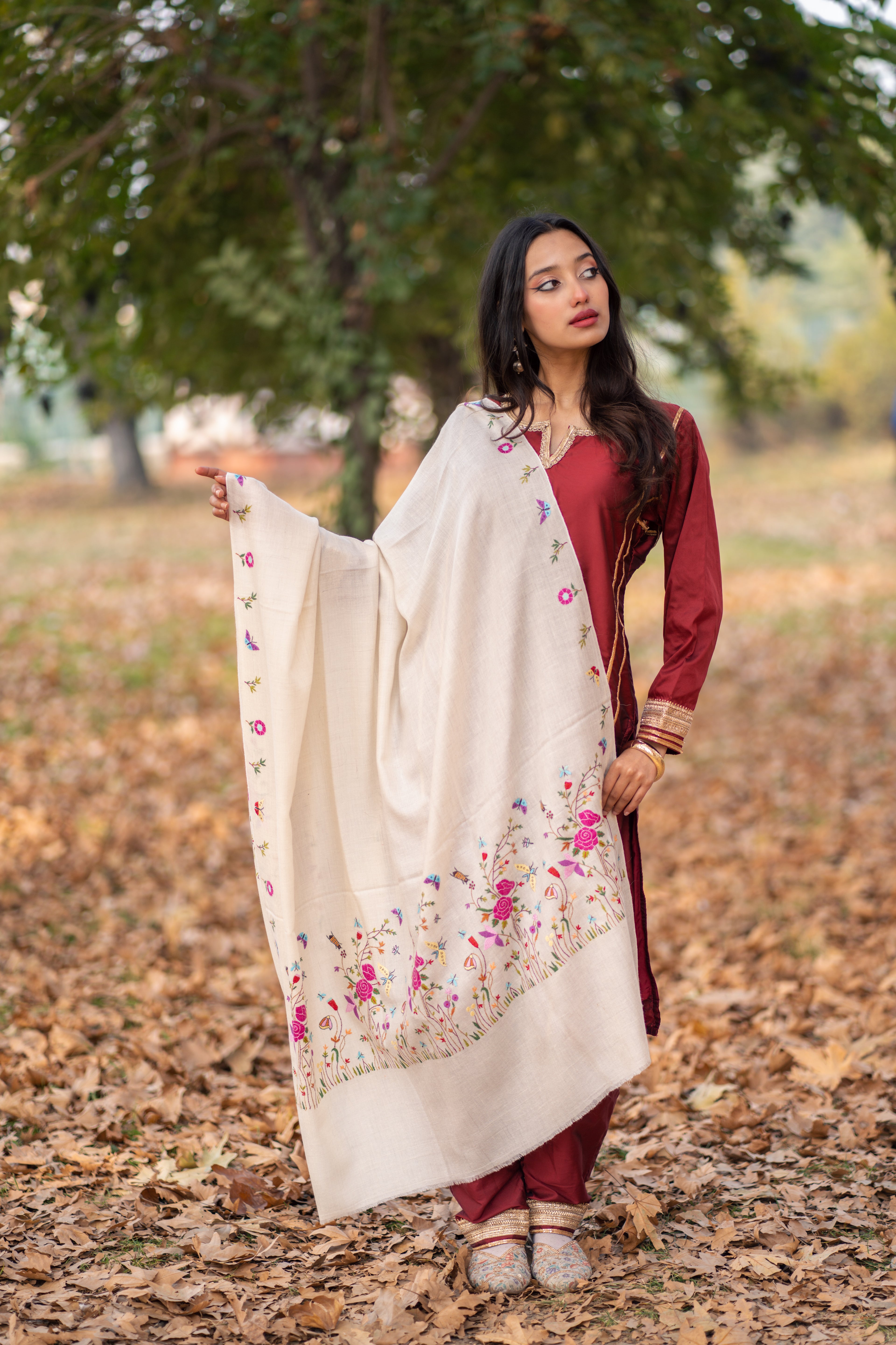White Paper Mache Pashmina Shawl