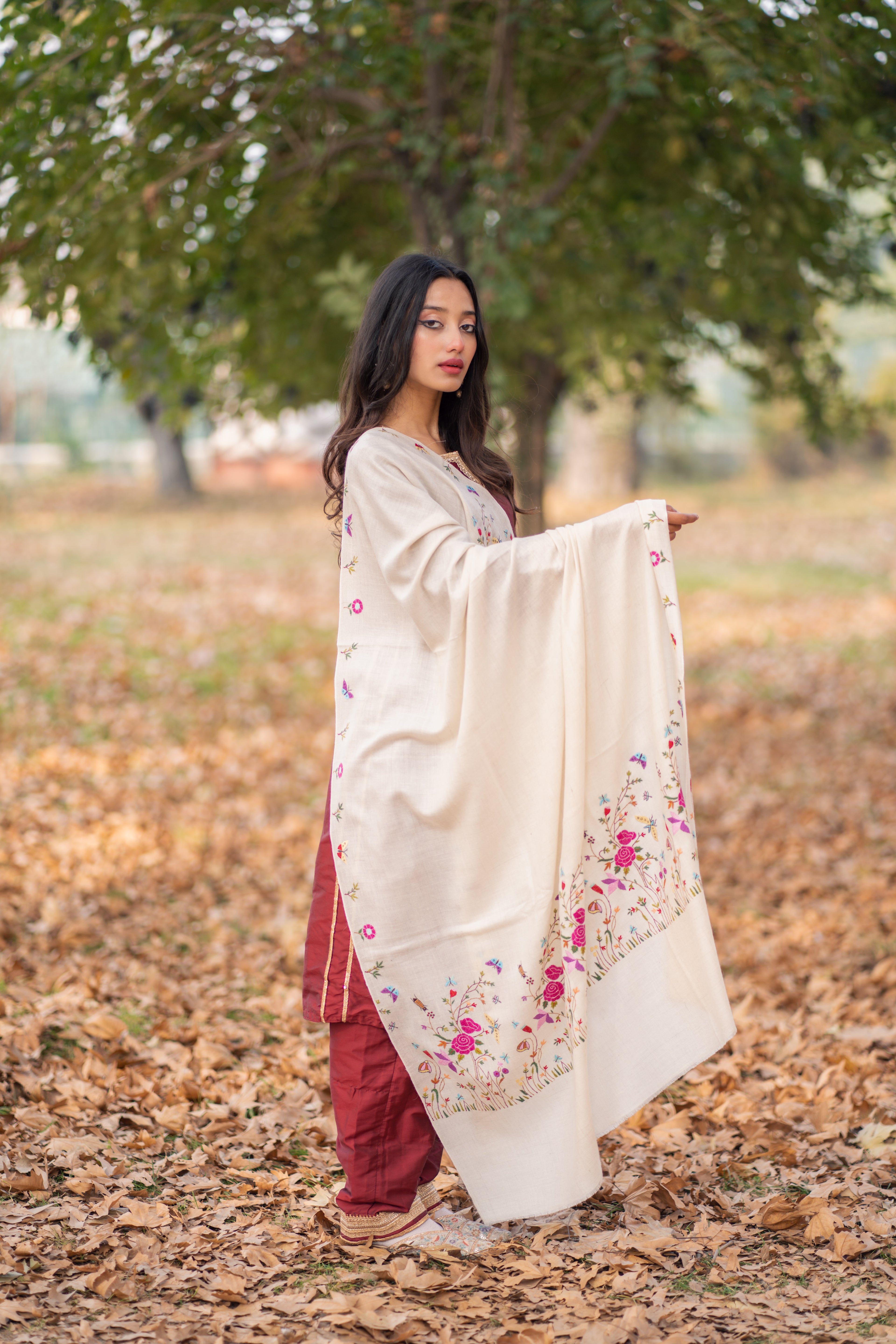 White Paper Mache Pashmina Shawl