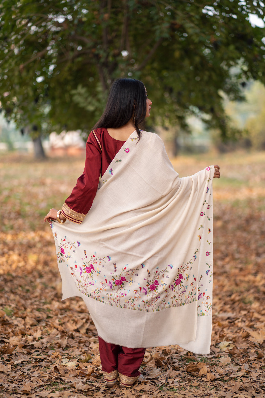 White Paper Mache Pashmina Shawl