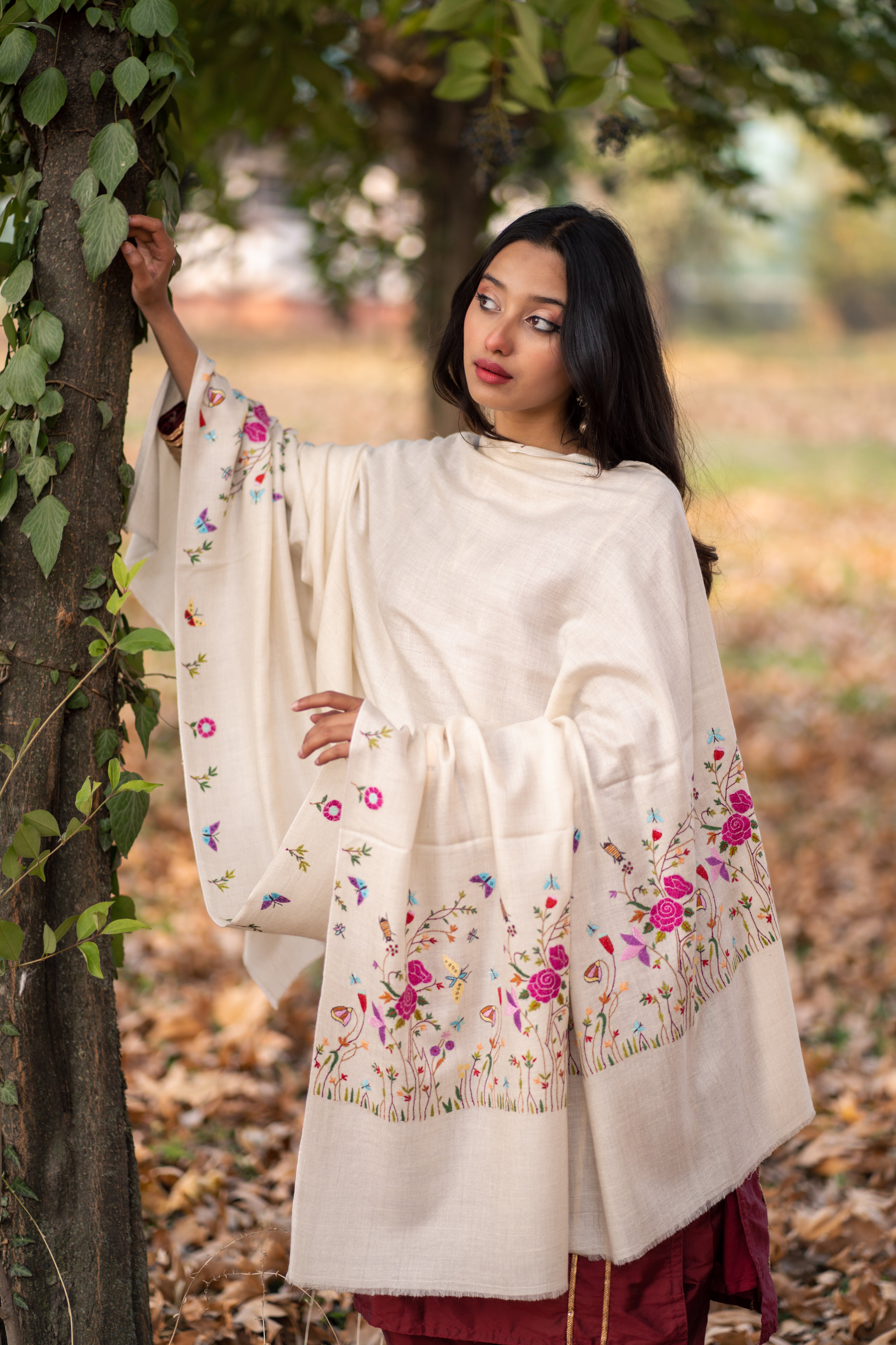 White Paper Mache Pashmina Shawl