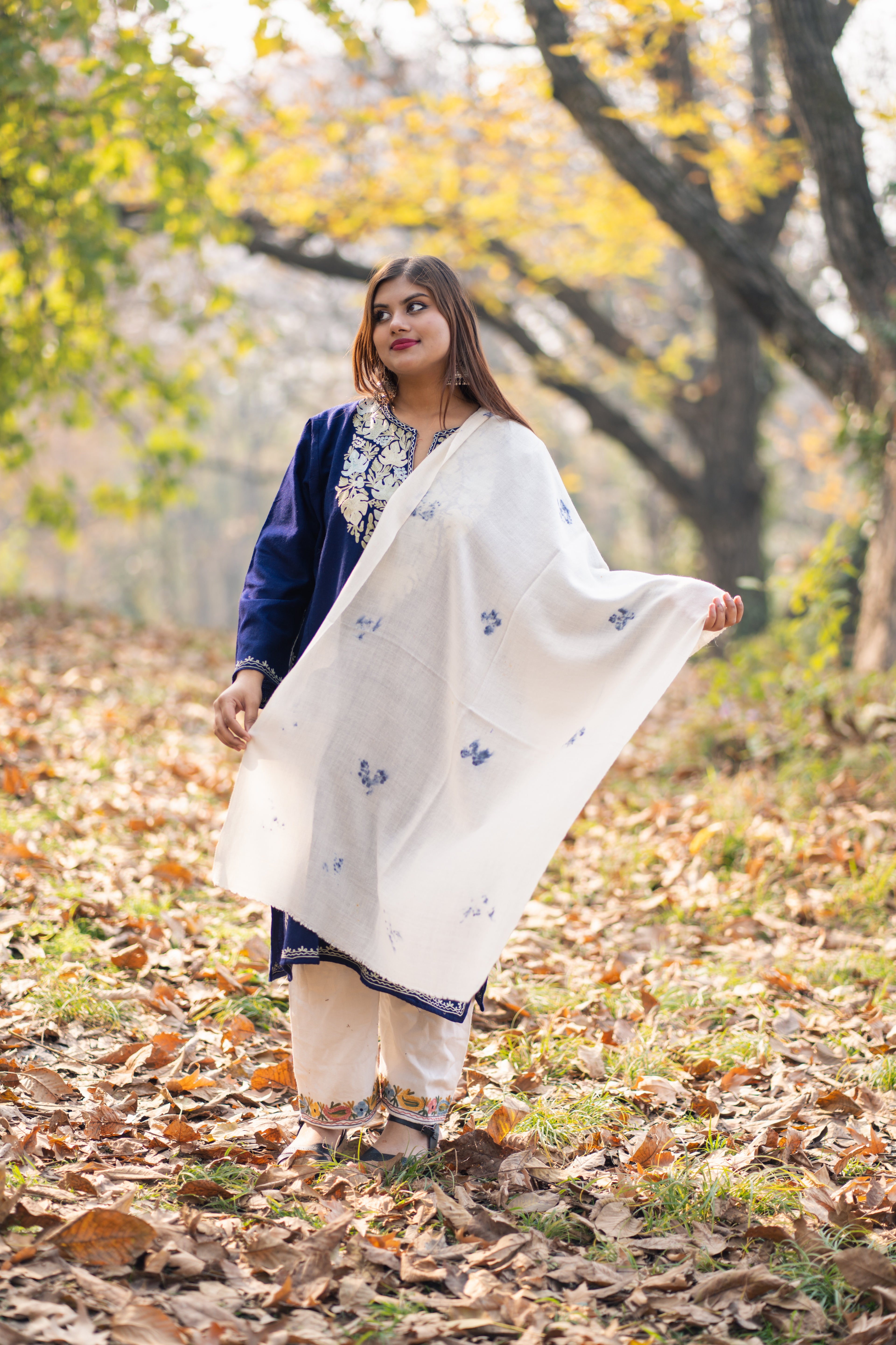 White Organic Flower Dyed Pashmina Wrap