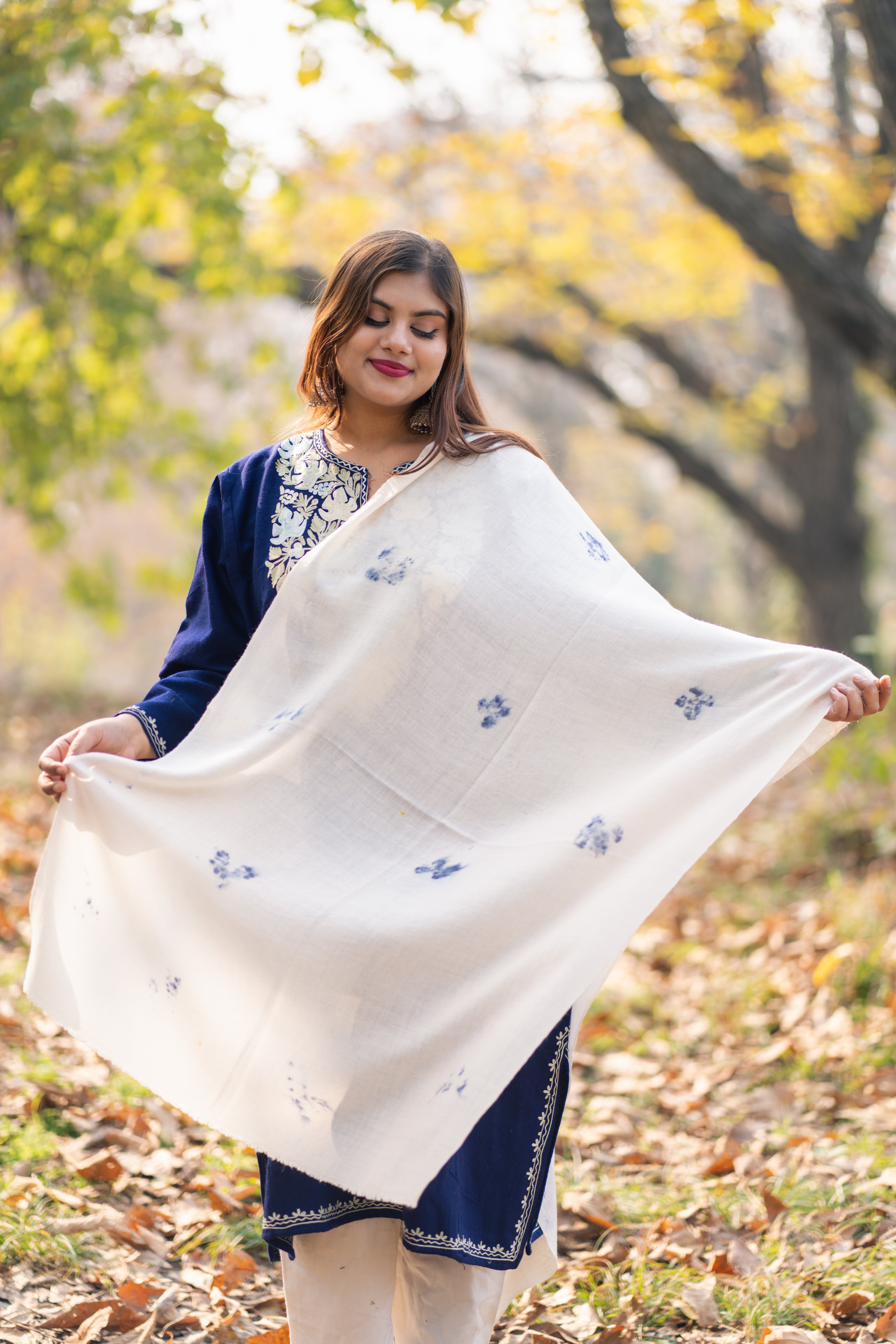 White Organic Flower Dyed Pashmina Wrap