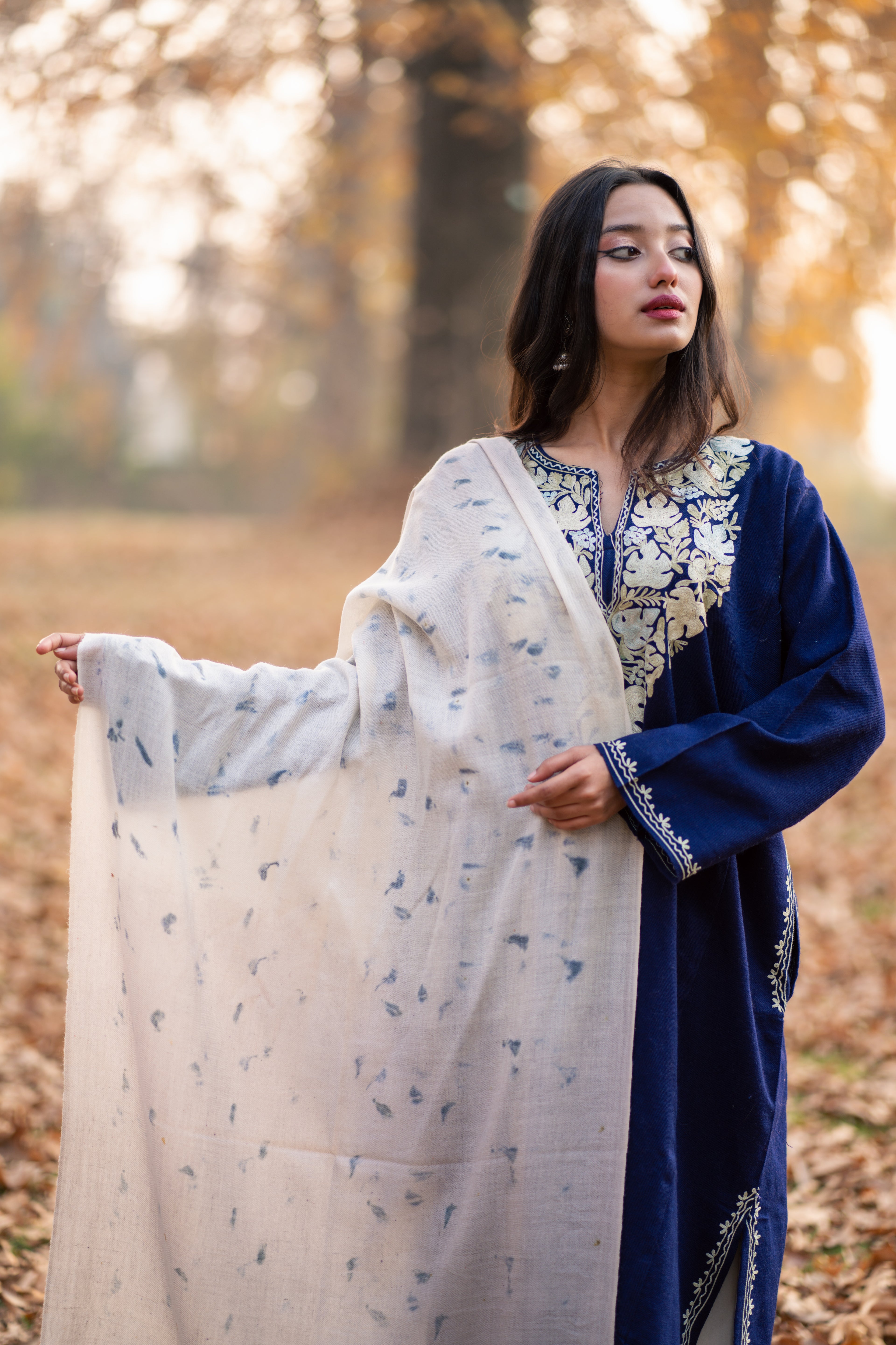 Grey and White Organic Flower Dyed Pashmina Wrap