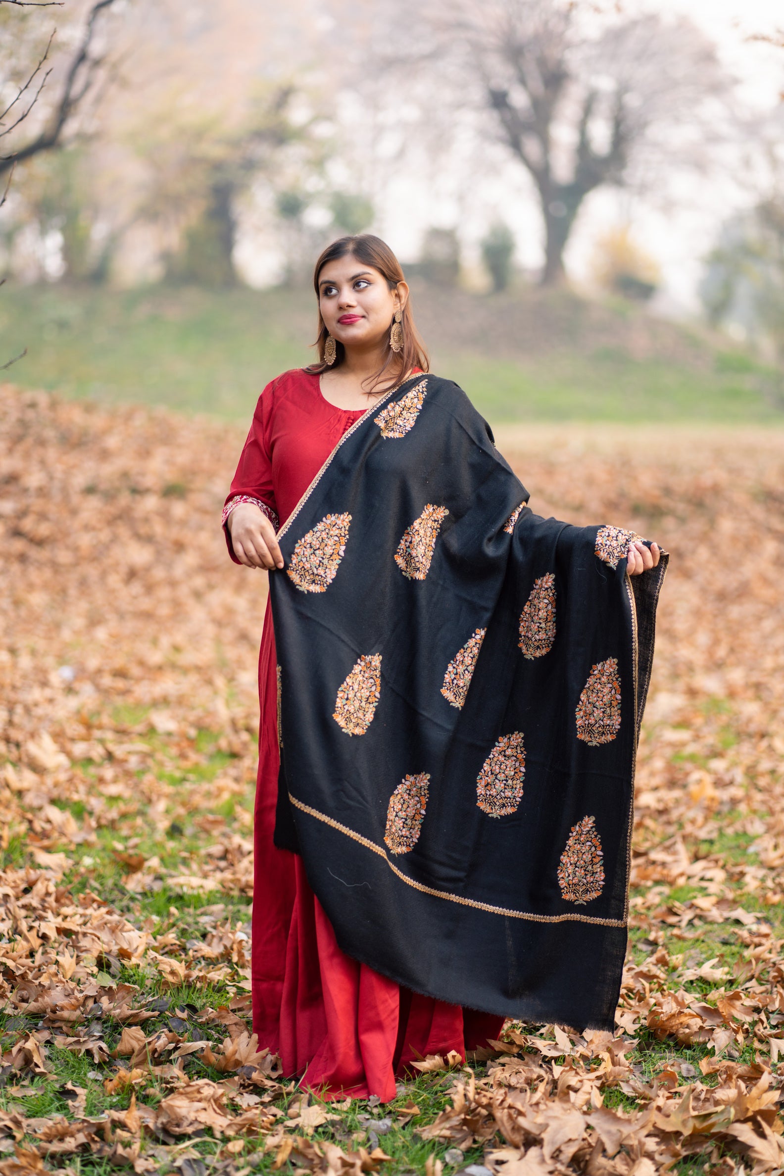 Black Sozni Hand-Embroidered Pashmina Shawl