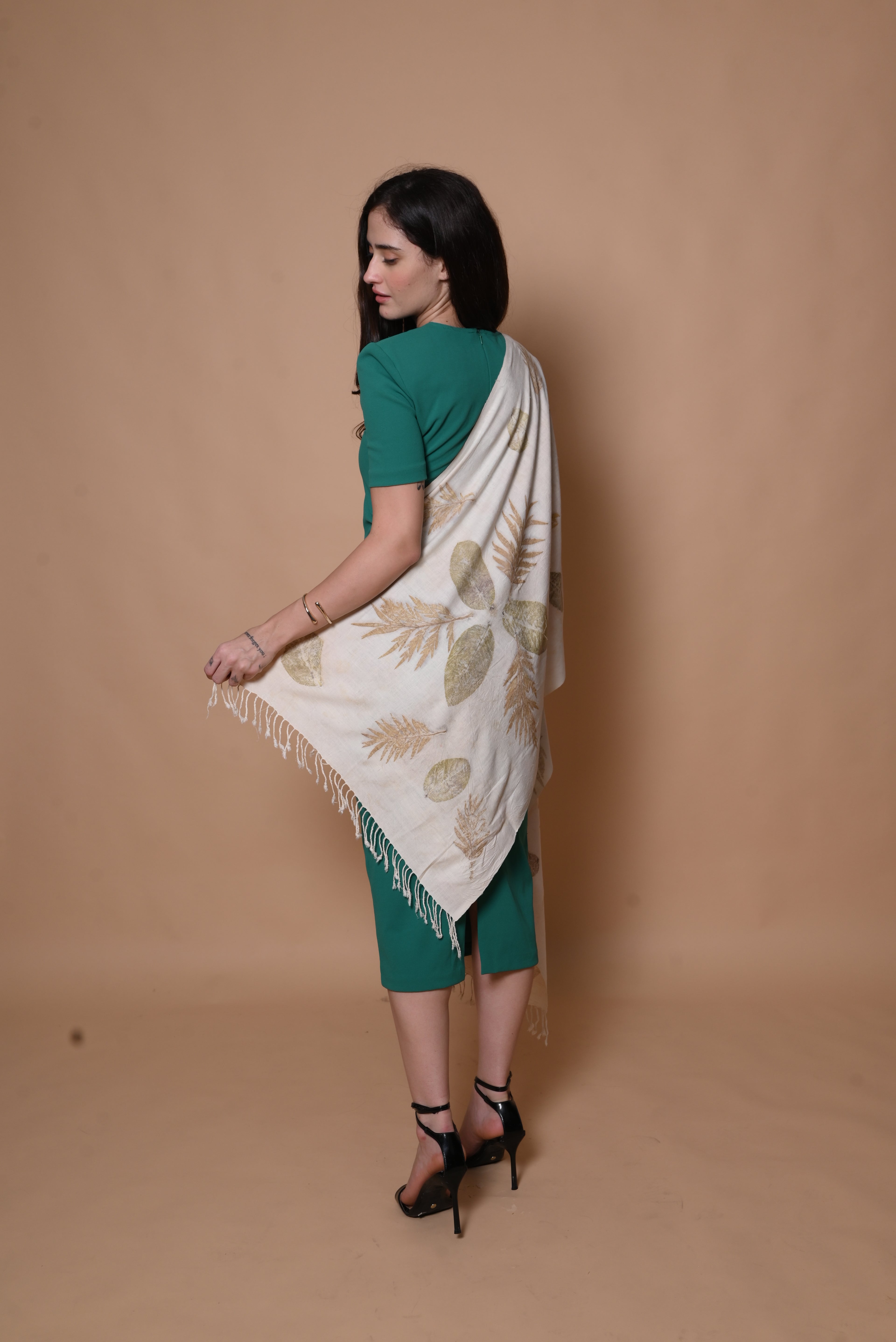 Ivory Fern and Eucalyptus Organic Leaves Dyed Eri Silk Stole