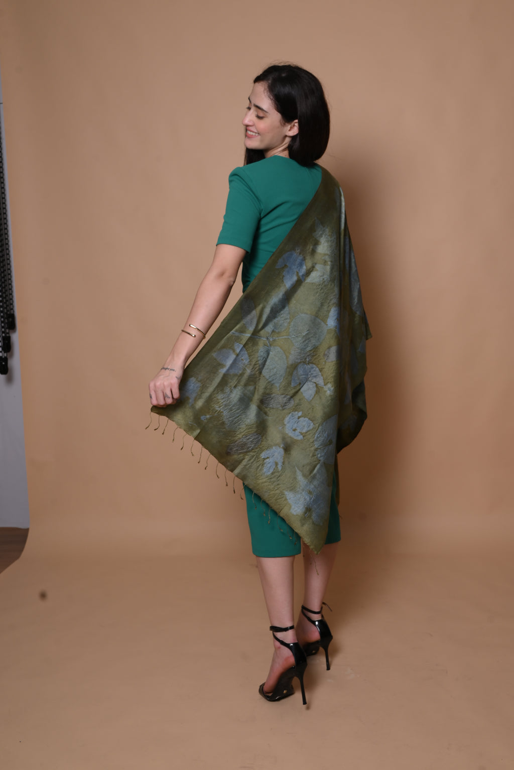 Green Organic Leaves Dyed Mulberry Silk Stole