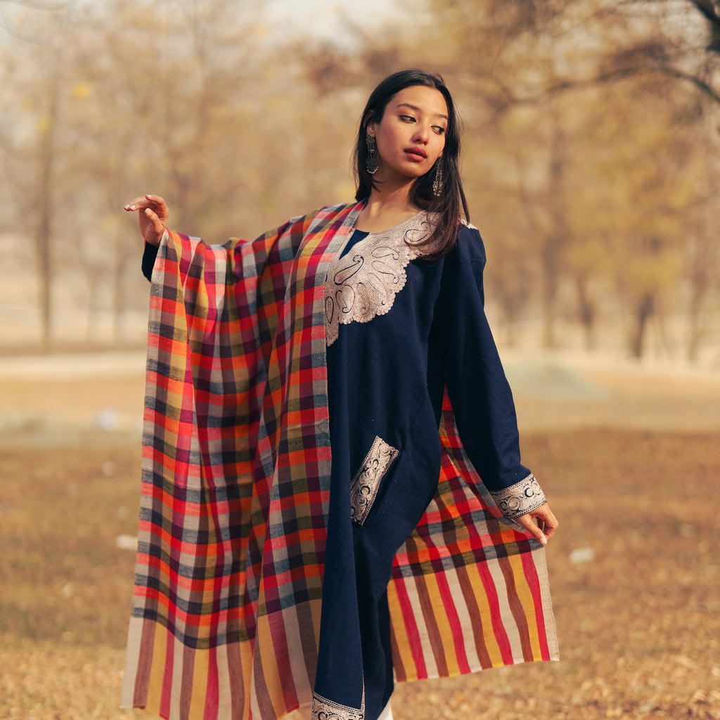 Multicolored Checks Patterned Stole