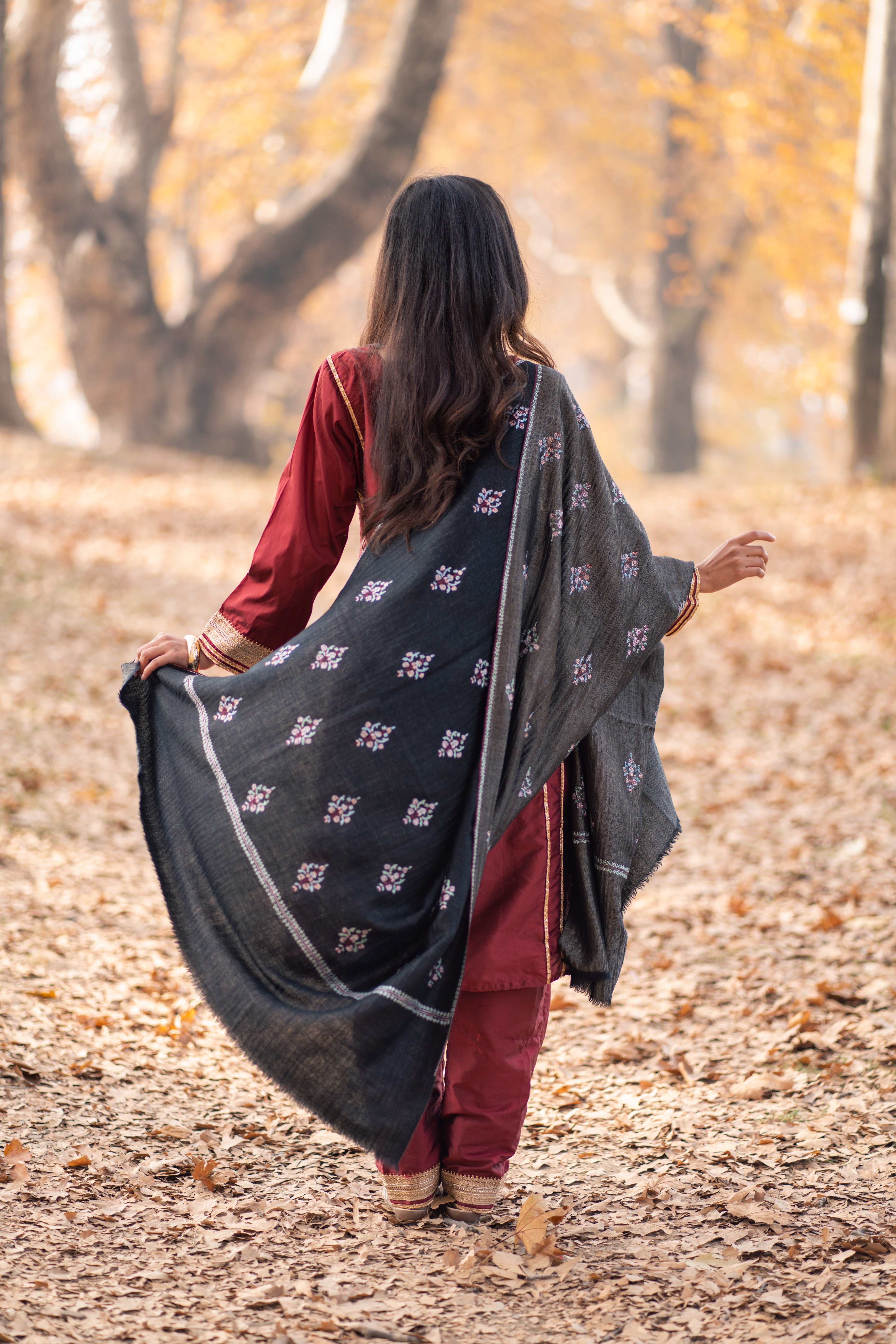 Black Sozni Hand Embroidered Reversible Pashmina Zari Shawl