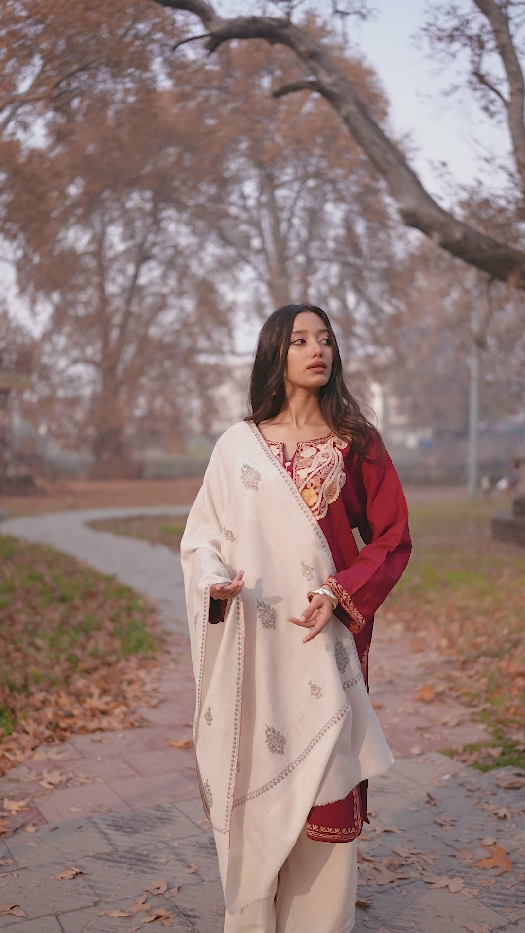 Ivory Sozni Hand Embroidered Pashmina Wrap