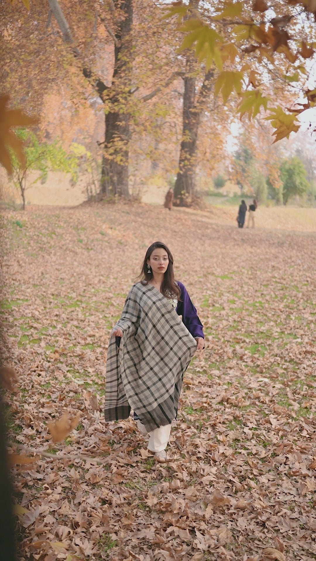 Black and Grey Checkered Pashmina Wrap
