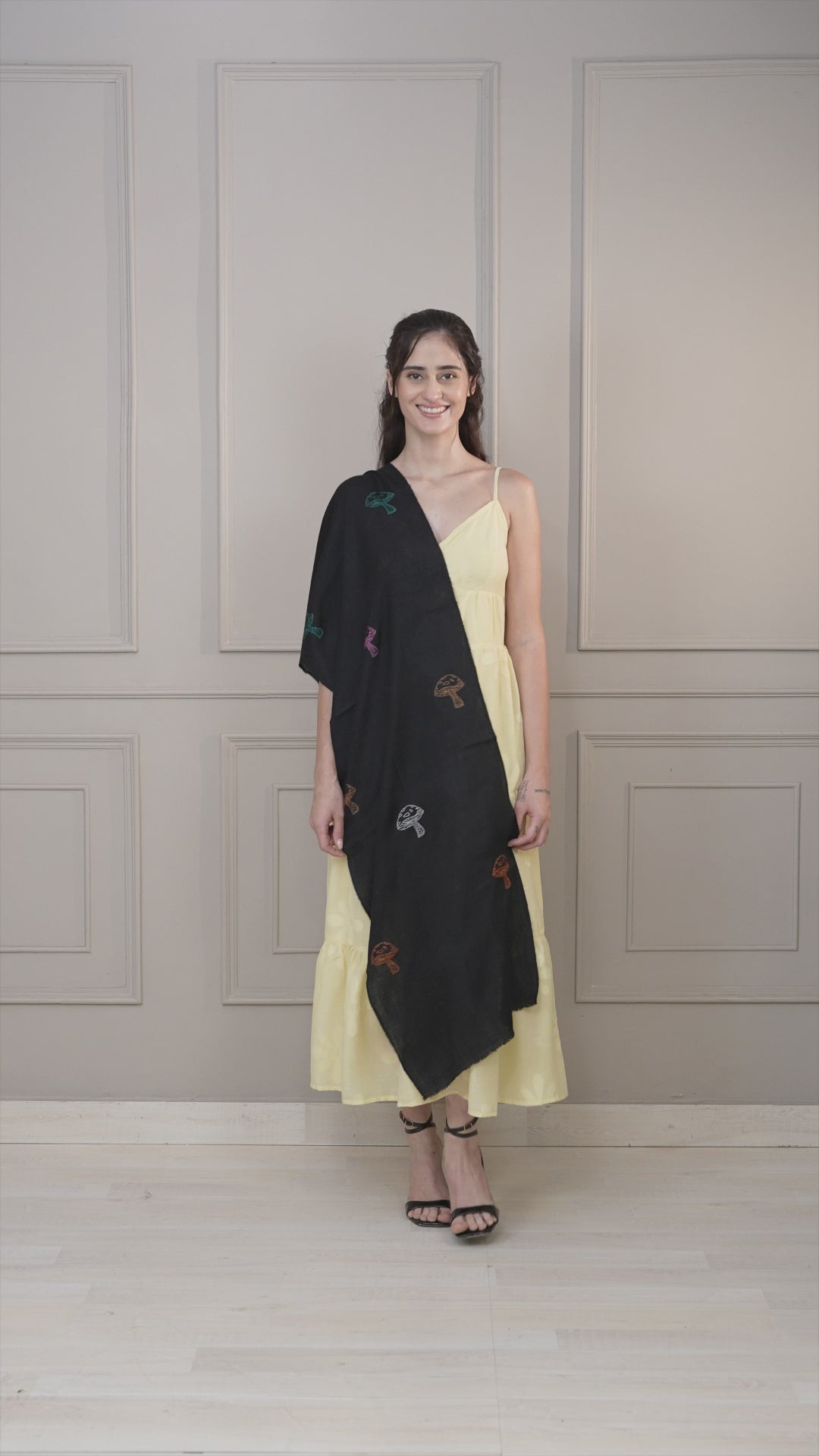 Black Sozni Hand Embroidered Pashmina Muffler