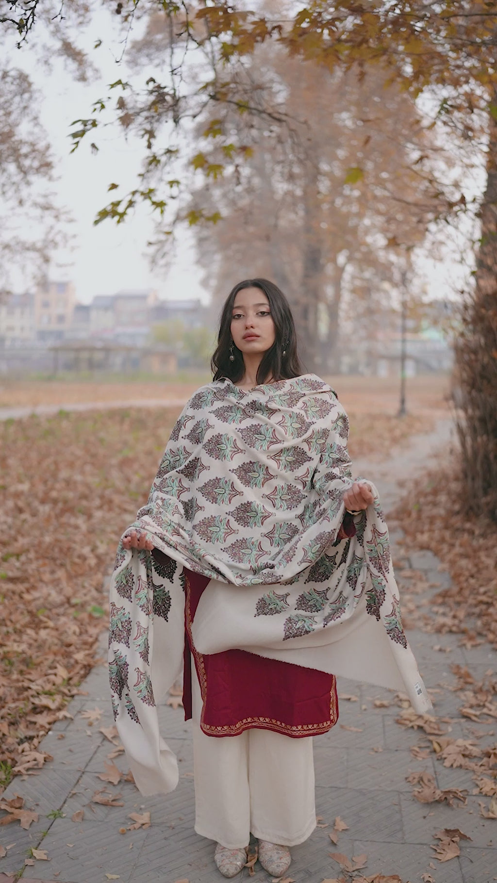 Grey Sozni Hand Embroidered Heavy Bootidaar Pashmina Shawl