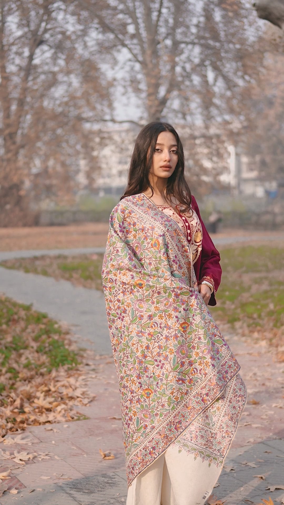 Ivory Sozni Hand Embroidered Jamawar Pashmina Shawl