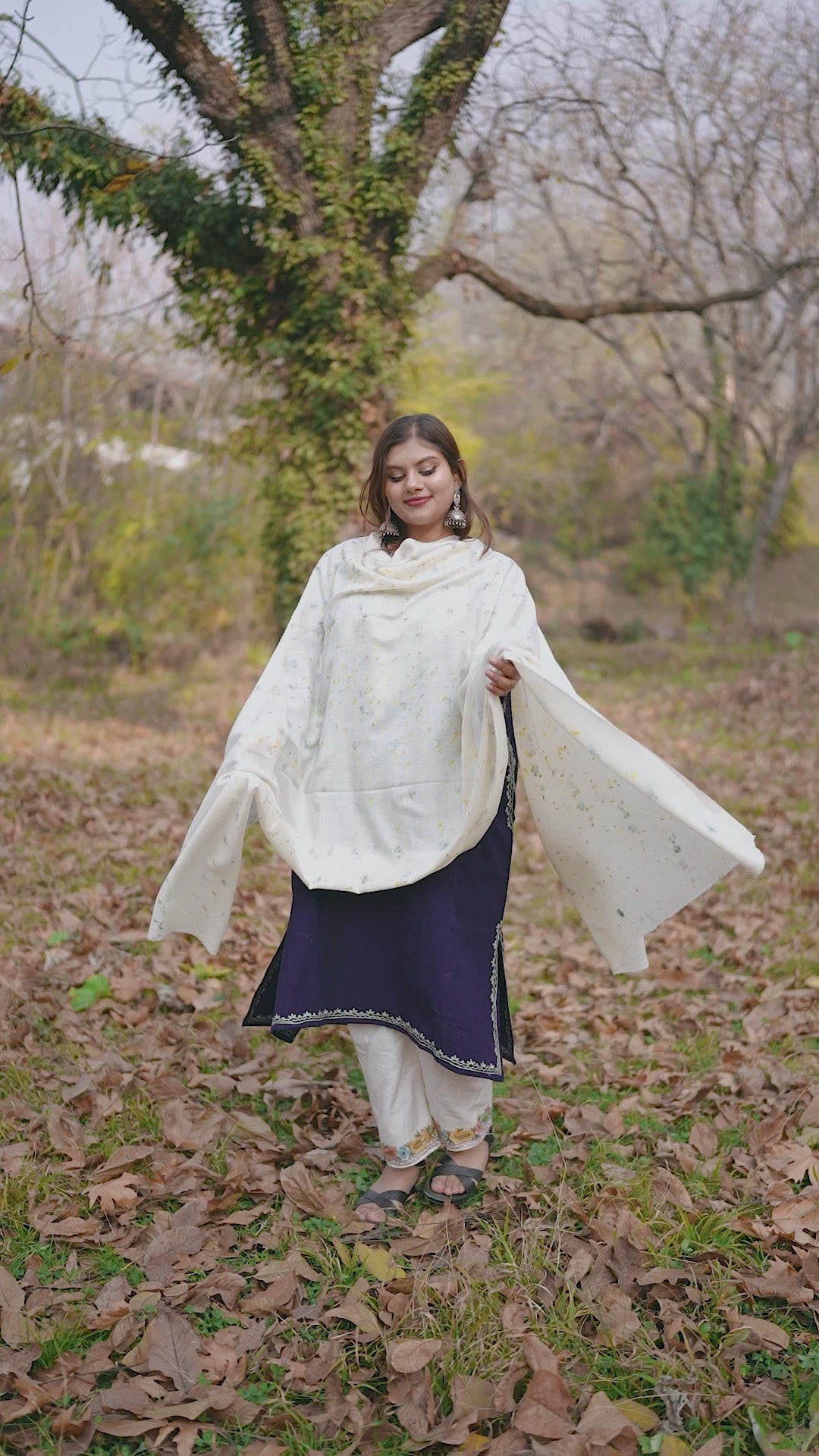 White Organic Flower Dyed Pashmina Shawl
